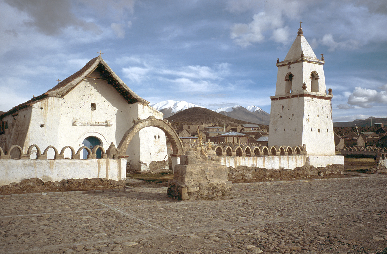 chi_2_38 eglise isluga.jpg - Cordillère Nord Isluga l'église magnifique d'Isluga